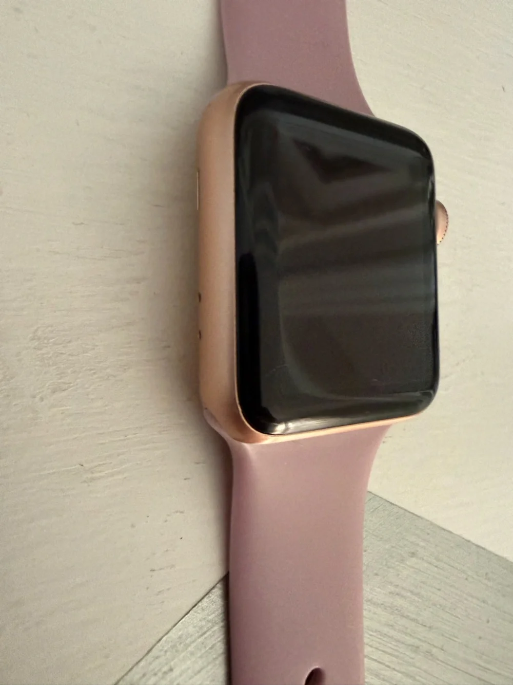 Apple Pink Silicone Smartwatch with Rose Gold Case